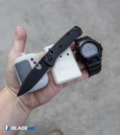 Benchmade Mini Bugout AXIS Lock Knife Black CF-Elite (2.8" Black) 533BK-2 -Benchmade Benchmade Mini Bugout AXIS Lock Knife Black Black 533BK 2 BHQ 118554 kp in hand web